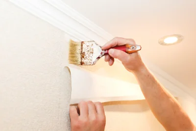 Pose de papier peint à Gorges — revêtements muraux et toiles de verre